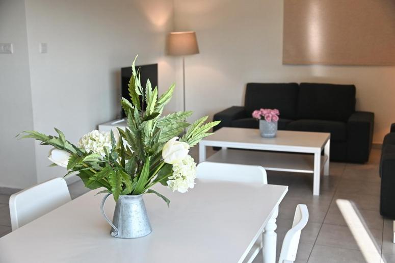 Edessis Beach House ลิมาซอล ภายนอก รูปภาพ